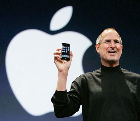 :	stevejobswithiphone.jpg
: 204
:	20.3 